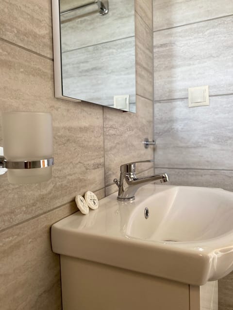 Studio | Bathroom sink