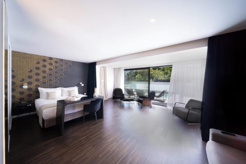 Signature Suite, Private Pool | Premium bedding, minibar, in-room safe, individually decorated