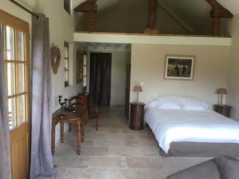 Condo (Le verger) | 3 bedrooms, premium bedding, individually decorated