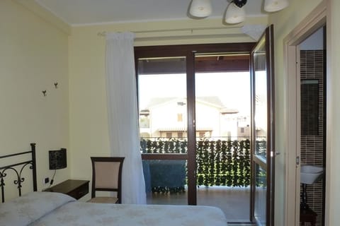 Double Room, Terrace | Premium bedding, individually decorated, individually furnished, desk