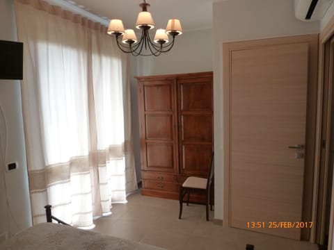 Double Room | Individually decorated, individually furnished, desk, blackout drapes