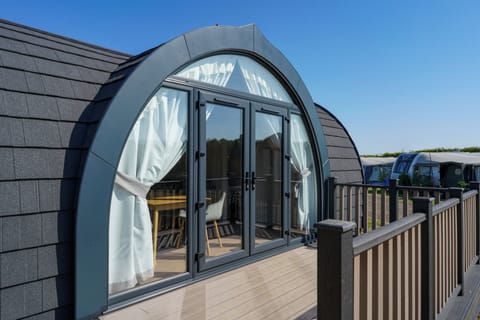 Side Entry Pod (no pets allowed) | 1 bedroom, blackout drapes, iron/ironing board, free WiFi