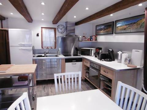 Classic Apartment, Ensuite (n°6) | Private kitchen