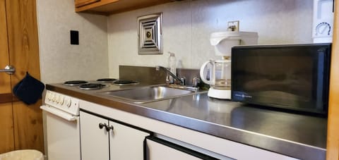 Microwave, coffee/tea maker