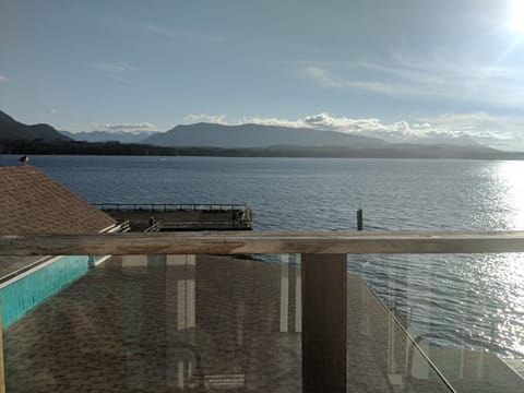 Romantic Getaway (No Pets) | Water view