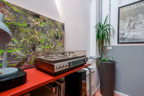 Design Apartment, 6 Bedrooms | Living area | 32-inch LED TV with digital channels, TV