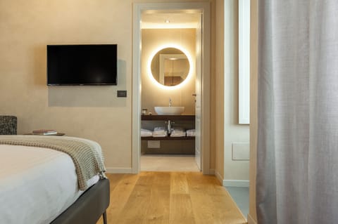 Deluxe Double Room | Premium bedding, minibar, in-room safe, desk