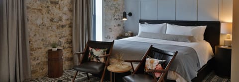 Frette Italian sheets, premium bedding, minibar, in-room safe