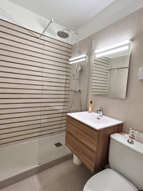 Family Quadruple Room, Connecting Rooms, Mountainside | Bathroom | Hair dryer, towels