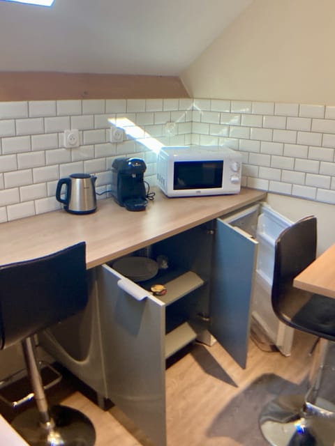 Executive Suite, Accessible, Ensuite (FRC) | Shared kitchen | Highchair