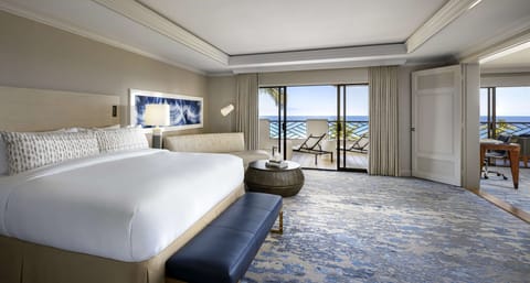 Hypo-allergenic bedding, in-room safe, desk, laptop workspace