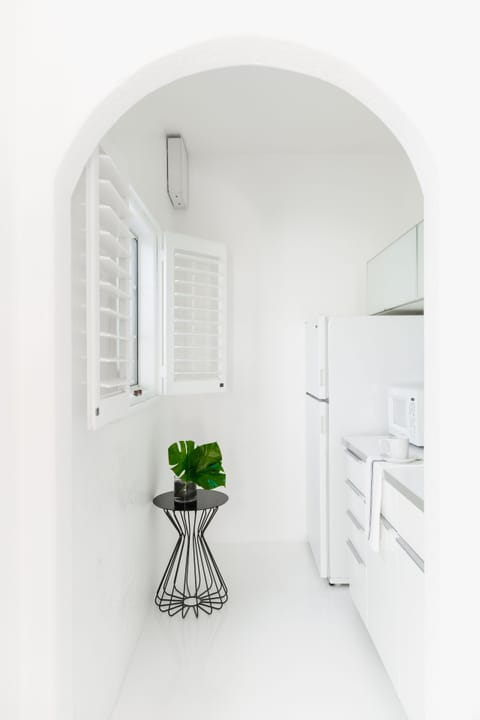 King Suite, 1 King Bed, Living room | Living area | 42-inch LED TV with cable channels, TV