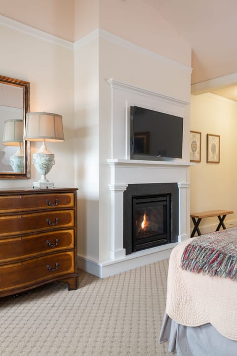 King Room  | Individually decorated, desk, iron/ironing board, cribs/infant beds