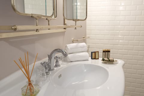 Triple Room (Charme) | Free WiFi, bed sheets