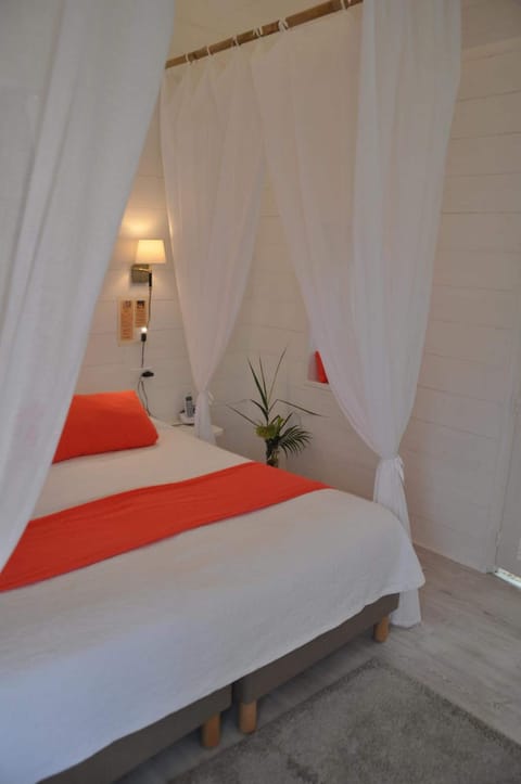 In-room safe, free WiFi