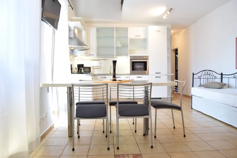 Grand Duplex, 3 Bedrooms, Balcony, Garden View | In-room safe, free cribs/infant beds, bed sheets