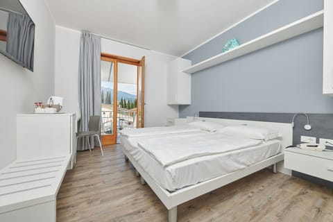 Superior Double Room, Balcony | Frette Italian sheets, hypo-allergenic bedding, down comforters