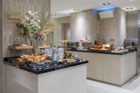 Daily buffet breakfast for a fee