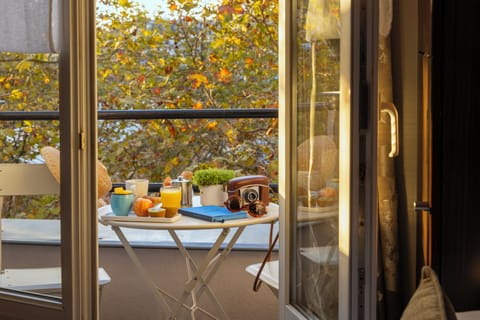 Classic Double Room | In-room safe, desk, blackout drapes, soundproofing