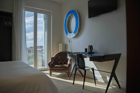 Minibar, in-room safe, individually decorated, individually furnished