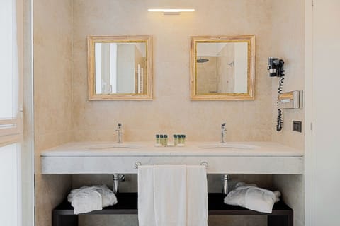 Triple Room, Balcony, Sea Facing | Bathroom | Shower, rainfall showerhead, eco-friendly toiletries, hair dryer