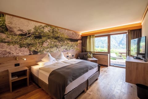 Select Comfort beds, minibar, in-room safe, desk