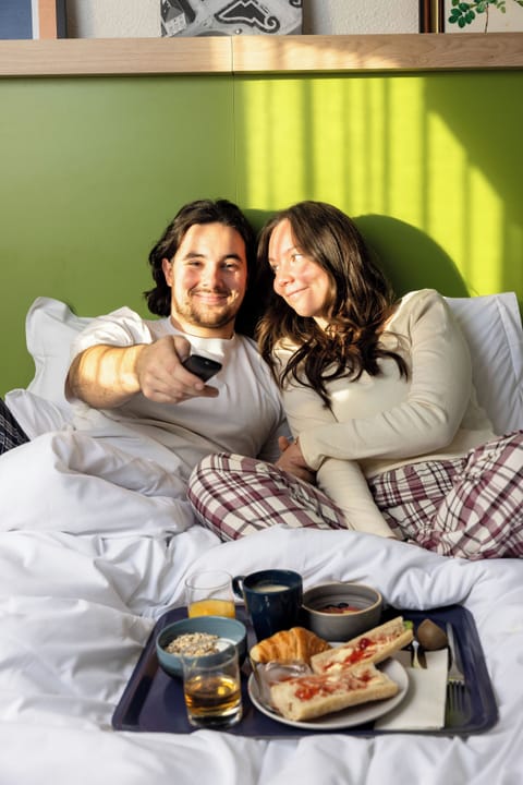 Desk, free cribs/infant beds, free WiFi, bed sheets