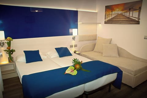 Superior Double Room | Minibar, in-room safe, desk, free WiFi