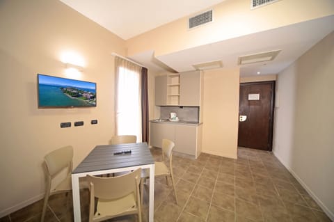 Family Quadruple Room | In-room safe, blackout drapes, free WiFi