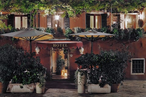 Front of property - evening/night