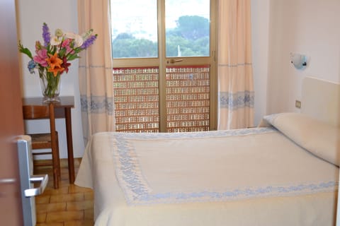 Minibar, in-room safe, desk, soundproofing