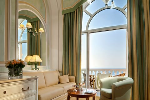 1 bedroom, Frette Italian sheets, premium bedding, minibar