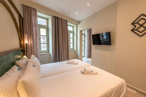 Suites | In-room safe, desk, soundproofing, iron/ironing board