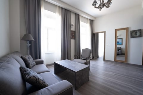 Deluxe Suite with Balcony and Sea View | Minibar, in-room safe, desk, free WiFi