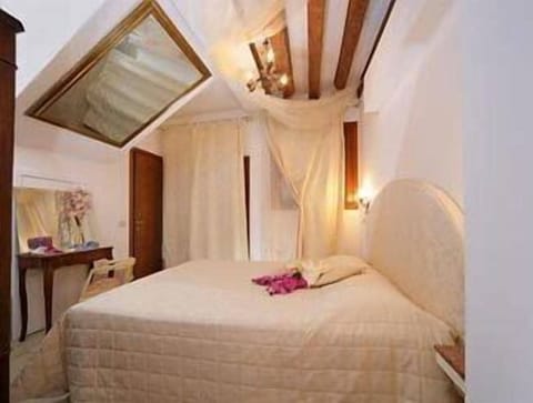 Double Room | Individually decorated, individually furnished, free WiFi