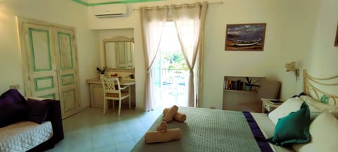 Minibar, in-room safe, desk, blackout drapes