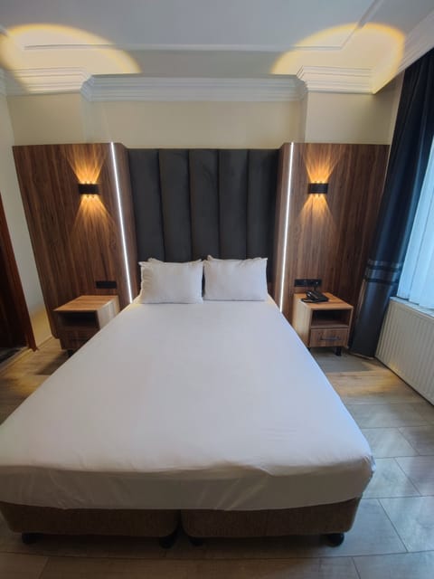 Classic Triple Room | Egyptian cotton sheets, premium bedding, pillowtop beds, in-room safe