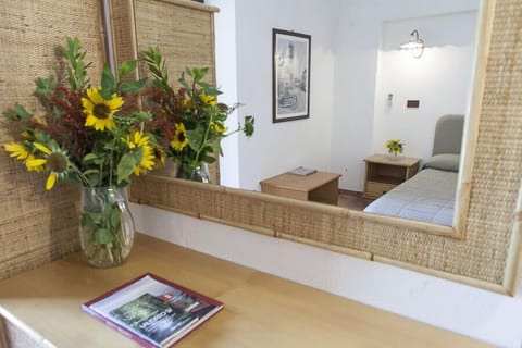 Family Room | Individually decorated, individually furnished, desk, cribs/infant beds