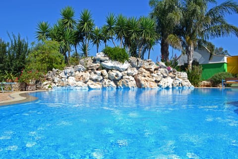 Seasonal outdoor pool, sun loungers
