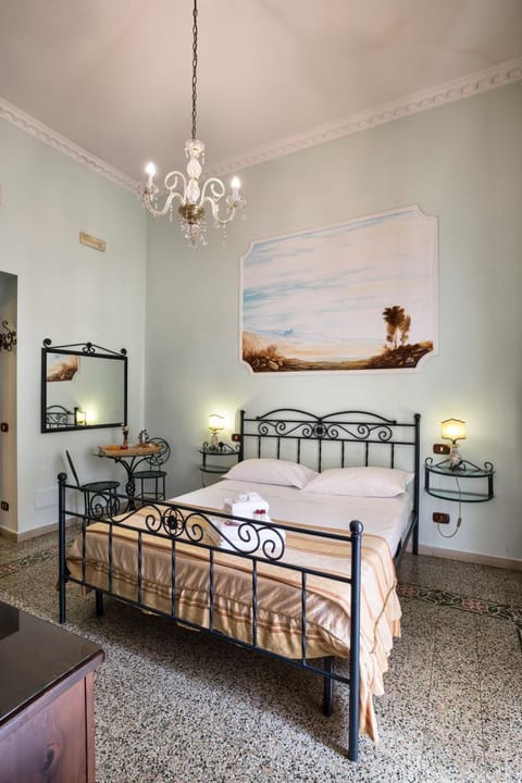1 bedroom, down comforters, pillowtop beds, minibar
