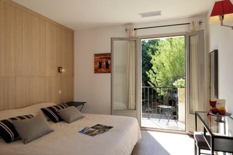 In-room safe, soundproofing, cribs/infant beds, rollaway beds