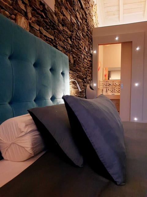 Junior Suite | Minibar, individually decorated, individually furnished, desk