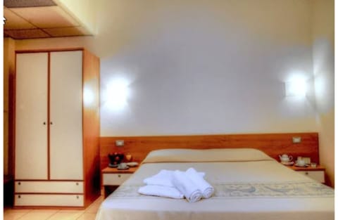 Minibar, in-room safe, desk, free WiFi