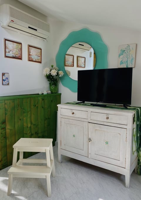 Twin room in mansard with external private bathroom | Frette Italian sheets, premium bedding, down comforters, in-room safe