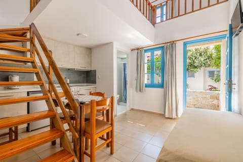 Standard Room | In-room safe, iron/ironing board, free cribs/infant beds, rollaway beds