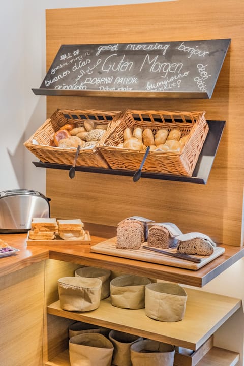 Daily buffet breakfast for a fee