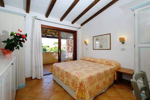 In-room safe, bed sheets