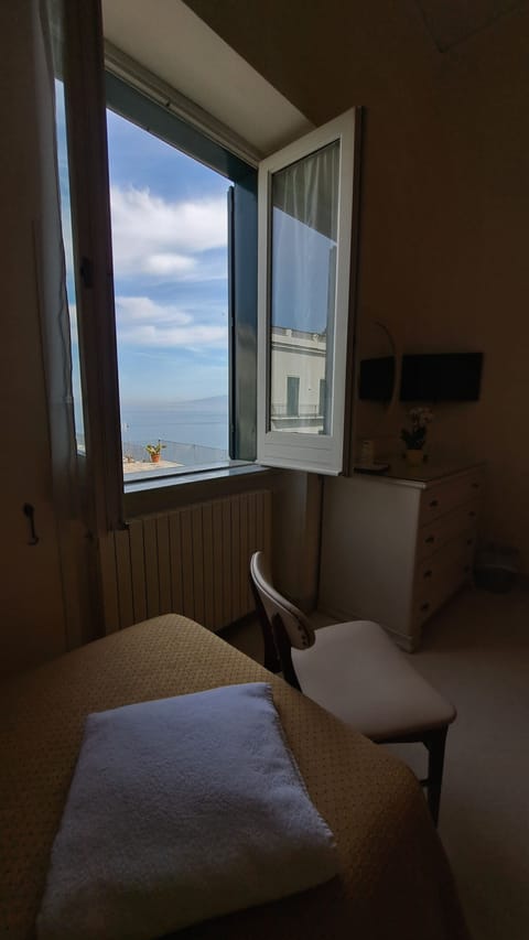 Family Room | Desk, iron/ironing board, free WiFi, bed sheets