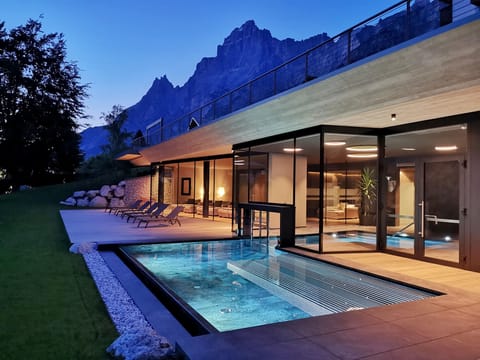 Couples treatment rooms, sauna, hot tub, steam room, Turkish bath