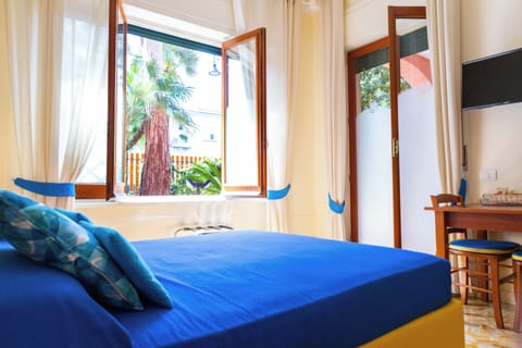 Studio Apartment for 2 people with kitchenette | Premium bedding, desk, blackout drapes, iron/ironing board